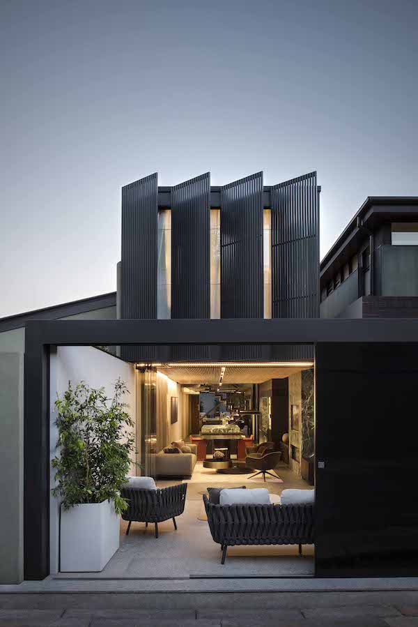 Glasshouse 1 exterior backyard HiRes