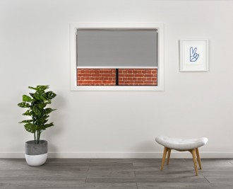 Single roller blind, front rolled, reveal fit